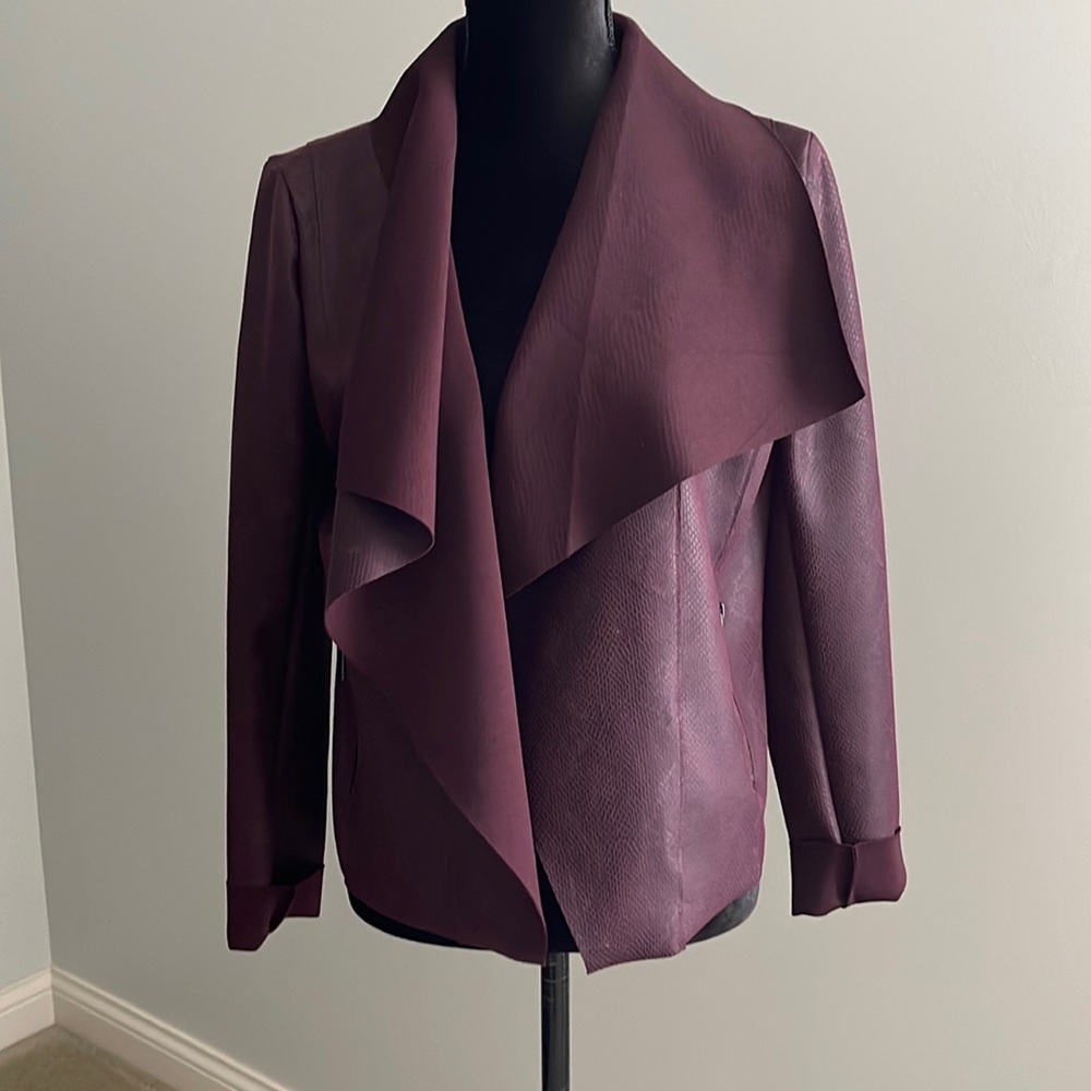 White House black market gorgeous jacket